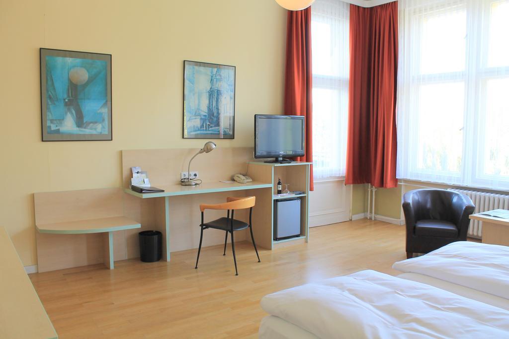 Standard Triple Room,324709207:JPEG